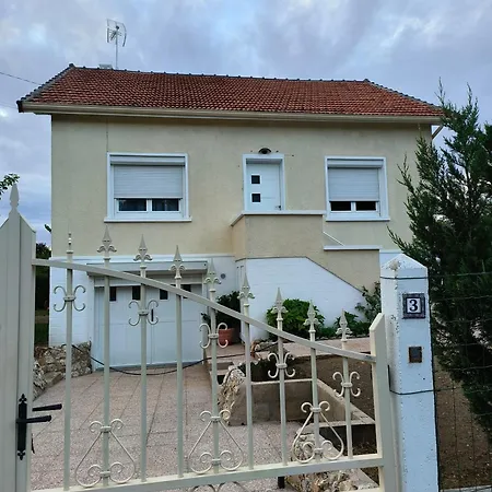 Holiday home Maison Avec Charme Champagne-sur-Seine